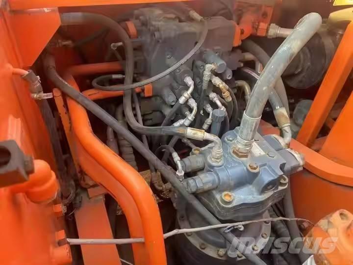 Doosan DH 215-9E Pásové rýpadlá