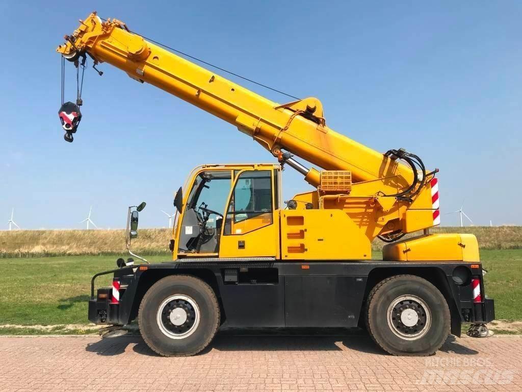 Demag ac30 Univerzálne terénne žeriavy