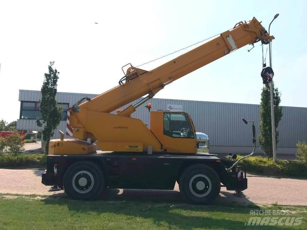 Demag ac30 Univerzálne terénne žeriavy