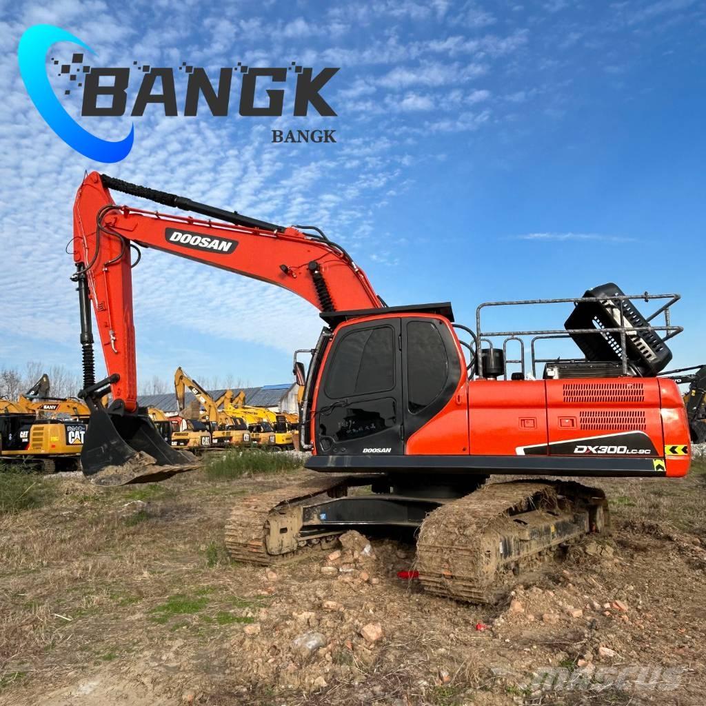 Doosan DX300 Pásové rýpadlá