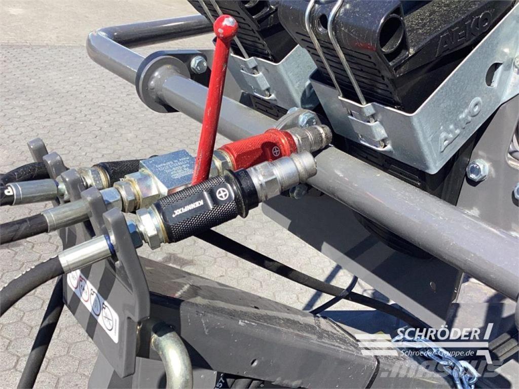 Fendt LOTUS 1250 T Obracače a zhrabovače sena