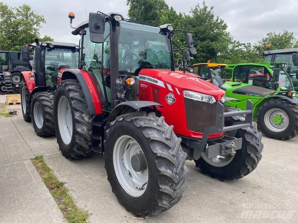 Massey Ferguson 5711 Traktory