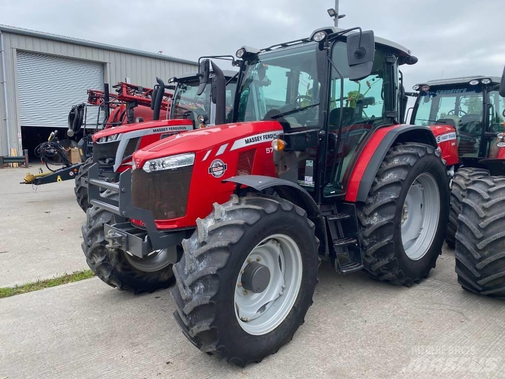 Massey Ferguson 5711 Traktory
