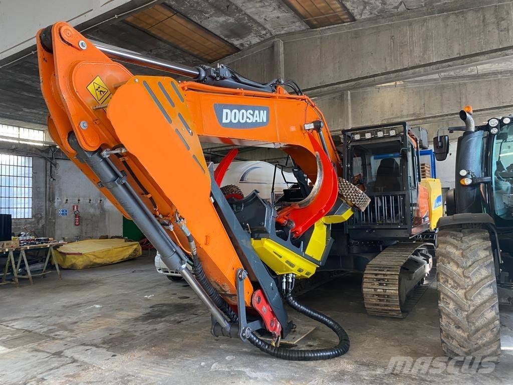 Doosan DX 235 NLC-5 Pásové rýpadlá