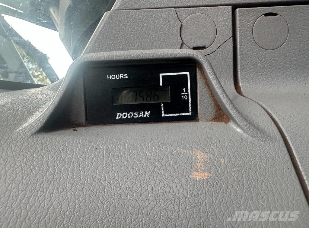 Doosan DX 255 LC-5 Pásové rýpadlá