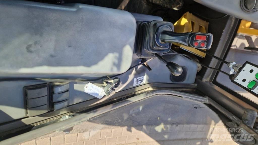 Mecalac AX 850 Kolesové nakladače