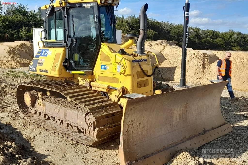 Komatsu D51 PX-24 Pásové dozéry