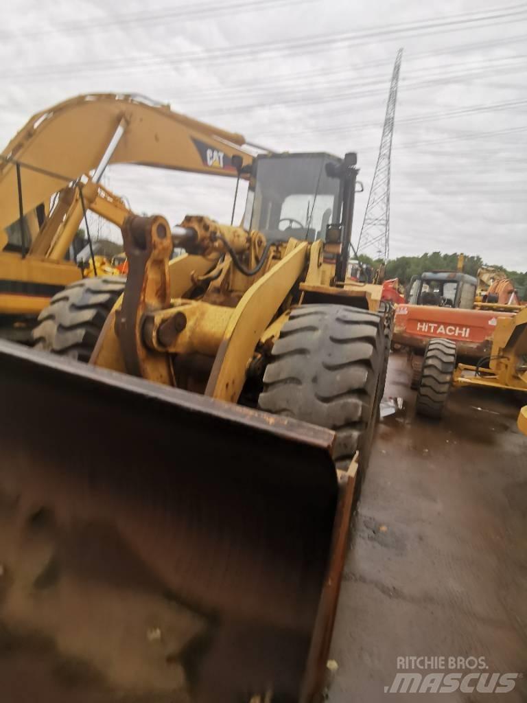 CAT 966F Kolesové nakladače