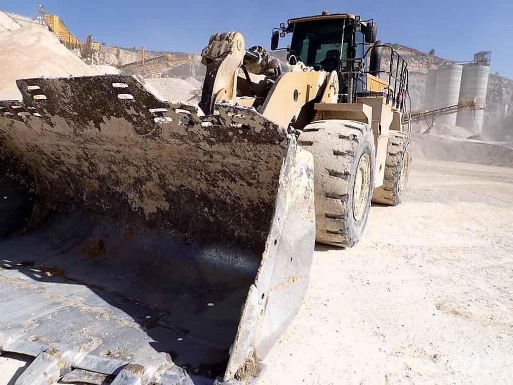 CAT 988K Kolesové nakladače