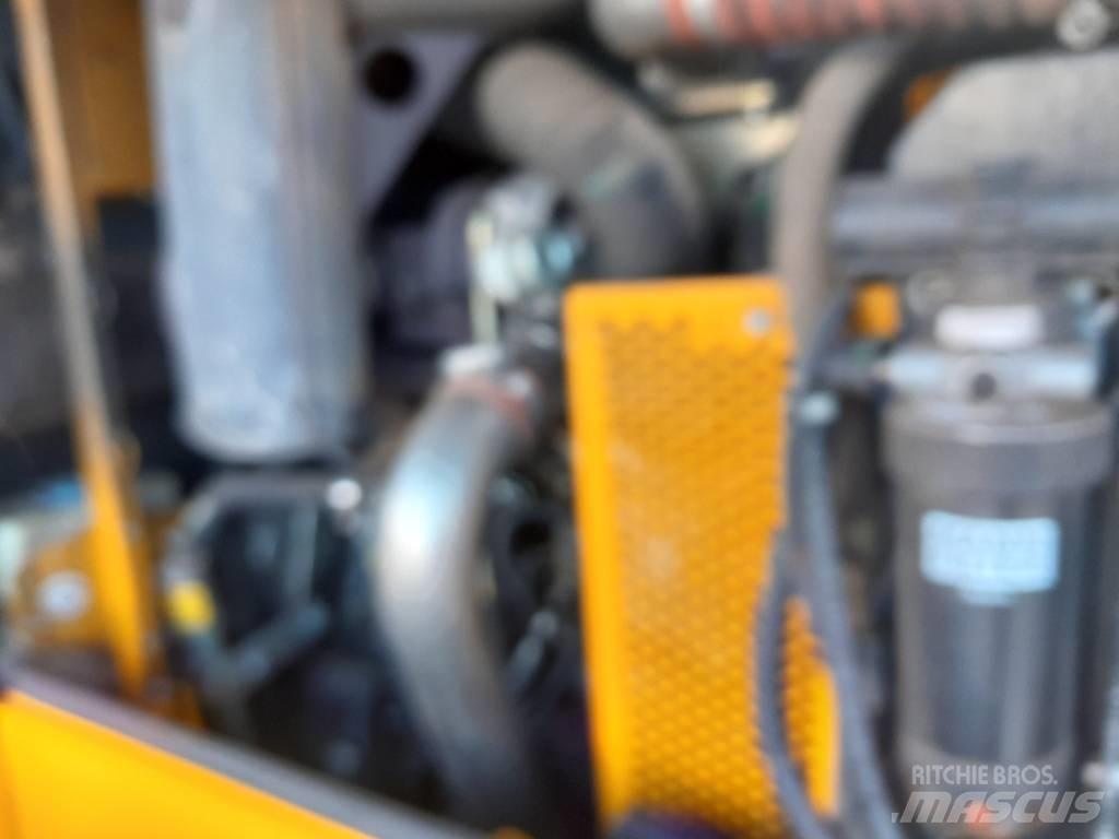 JCB 412 Teleskopické nakladače pre poľnohospodárstvo