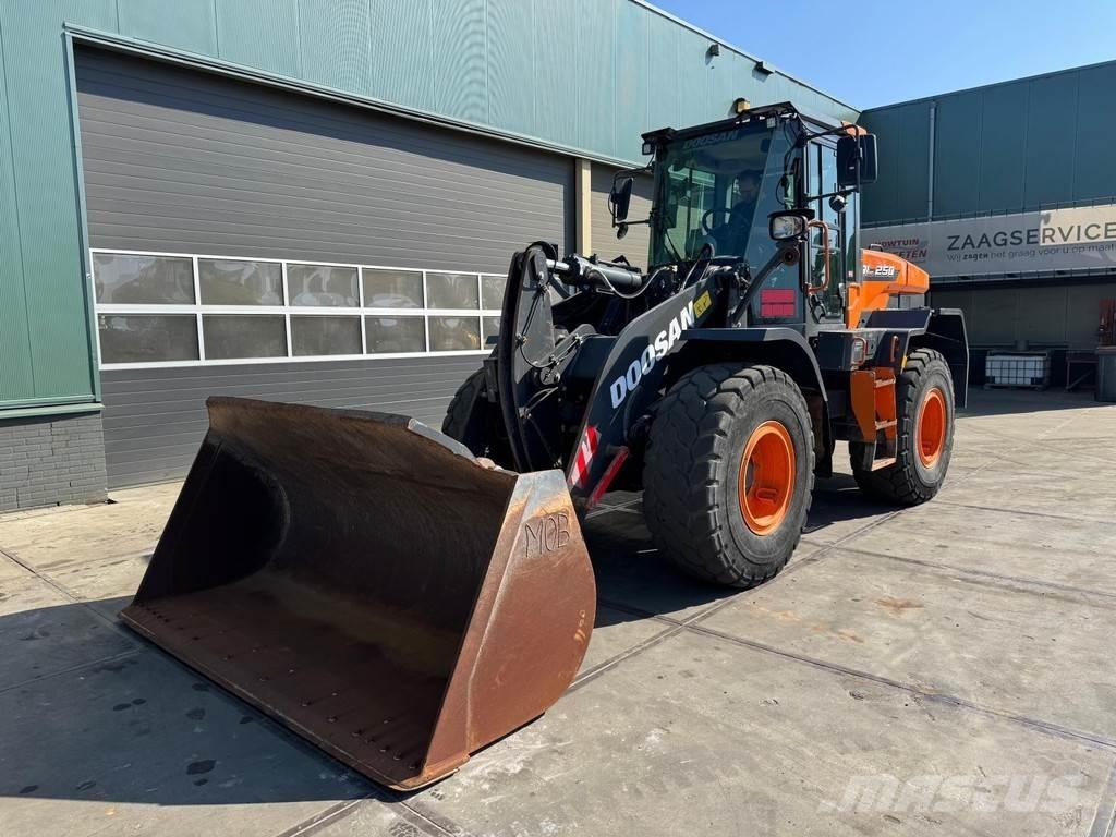 Doosan DL250-7 Kolesové nakladače