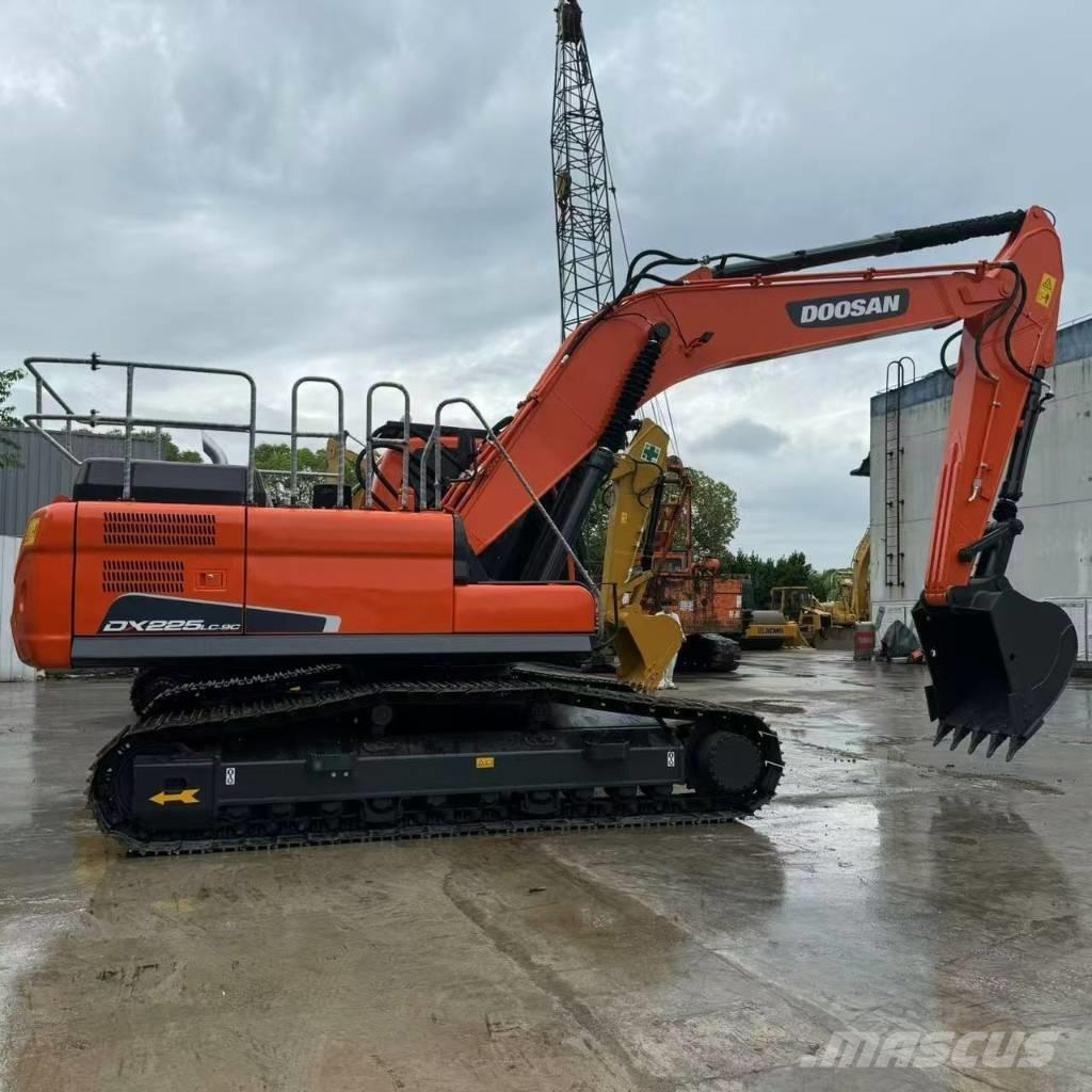 Doosan DX 225 LC Pásové rýpadlá