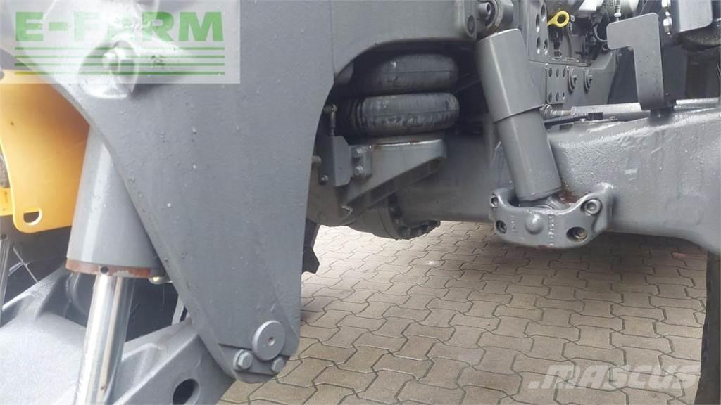 Valtra T 174 Traktory