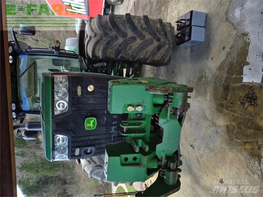 John Deere 8245 R Traktory