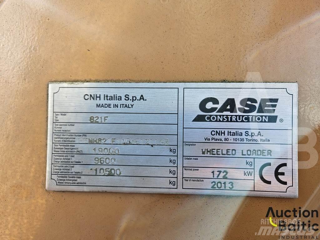 CASE 821 F Kolesové nakladače