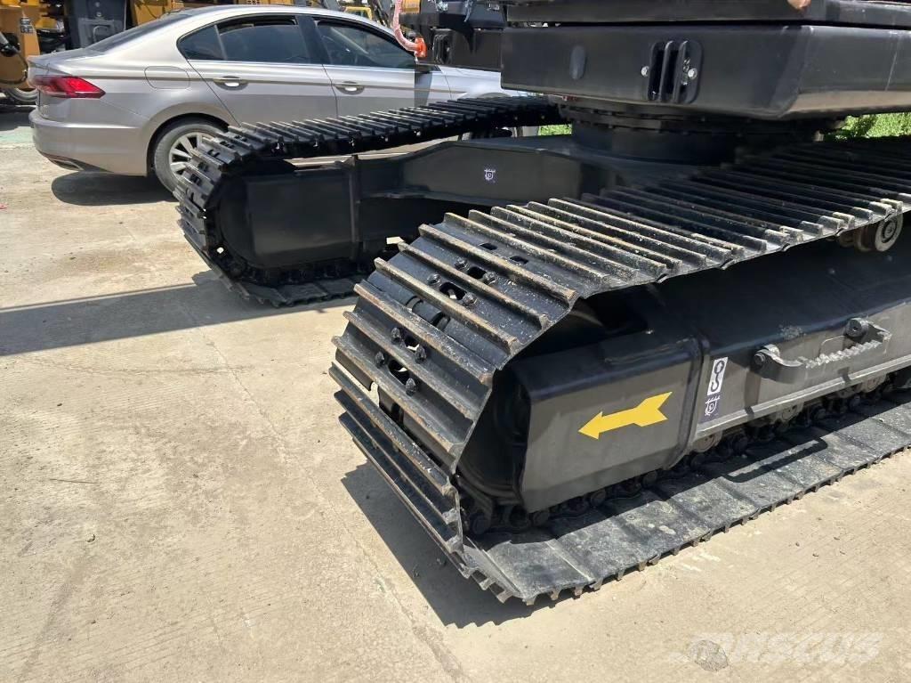 Volvo EC 220 Pásové rýpadlá