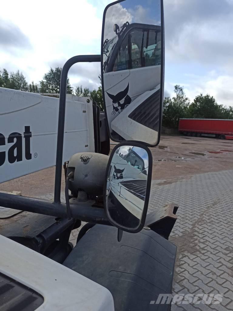 Bobcat T 40.180 Teleskopické manipulátory