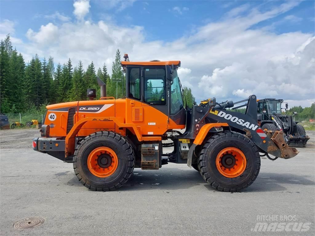 Doosan DL220-5 Kolesové nakladače