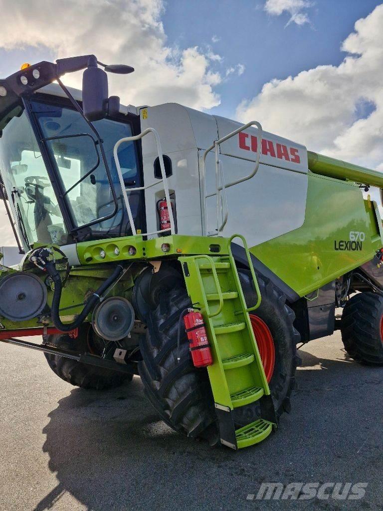 CLAAS Lexion 670 Kombinované zberacie stroje