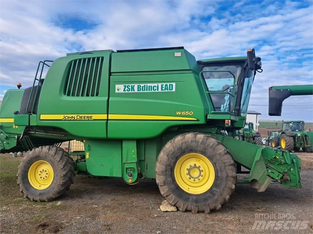John Deere W650 Kombinované zberacie stroje