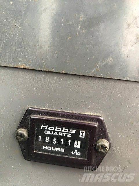 Kobelco CKE 800 Pásové žeriavy