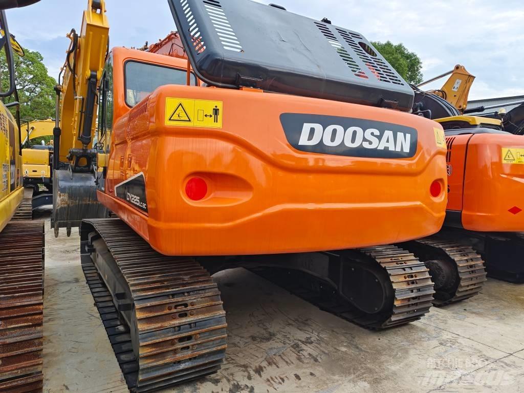 Doosan DX 225 LC-9C Pásové rýpadlá