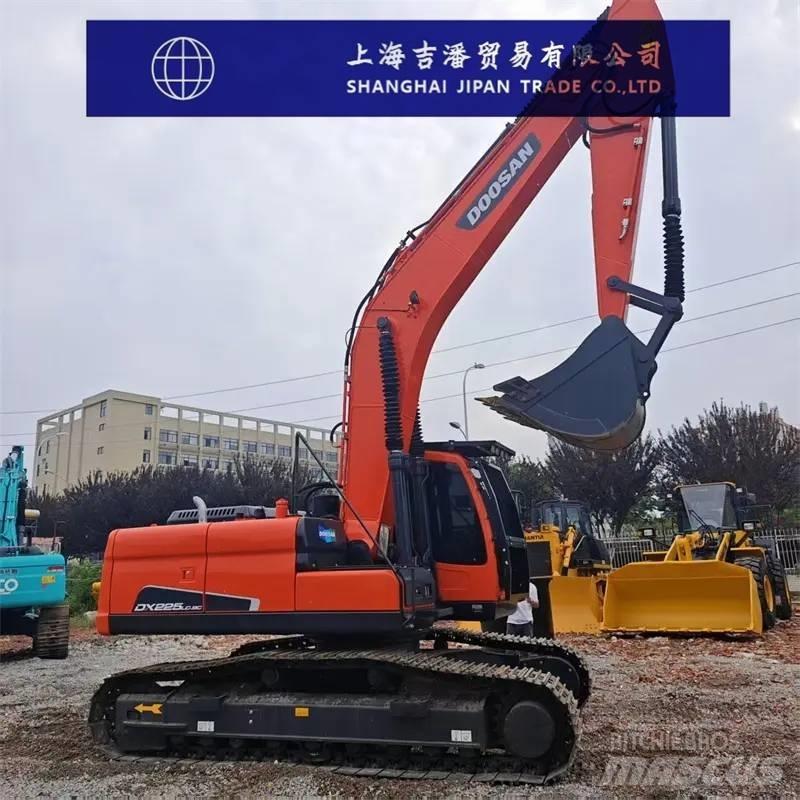 Doosan DX 225 Pásové rýpadlá