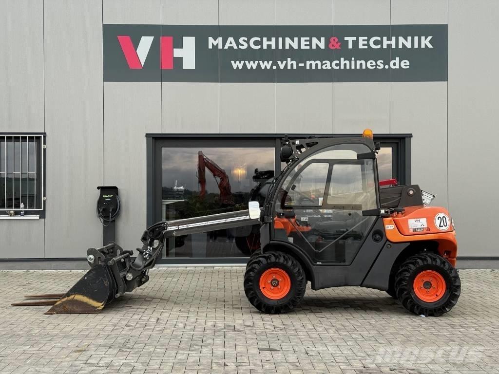 Ausa T 144 Teleskopické manipulátory