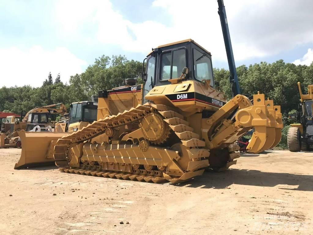 CAT D 6 G Pásové dozéry