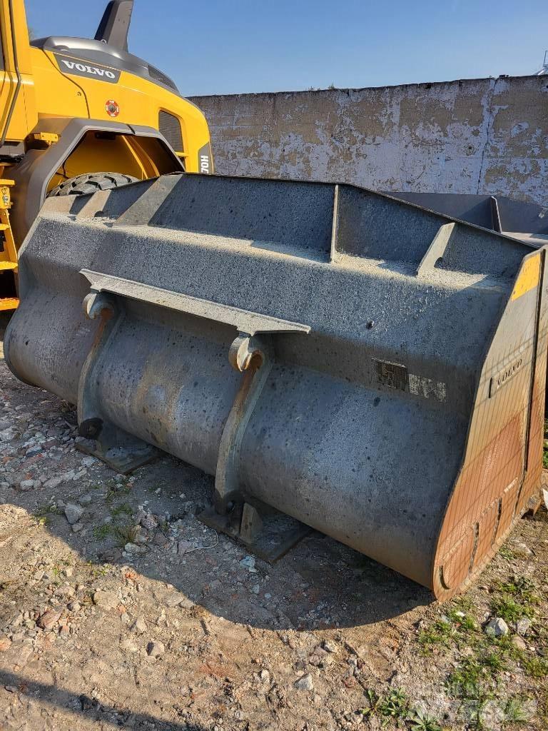 Volvo L 120 H Kolesové nakladače