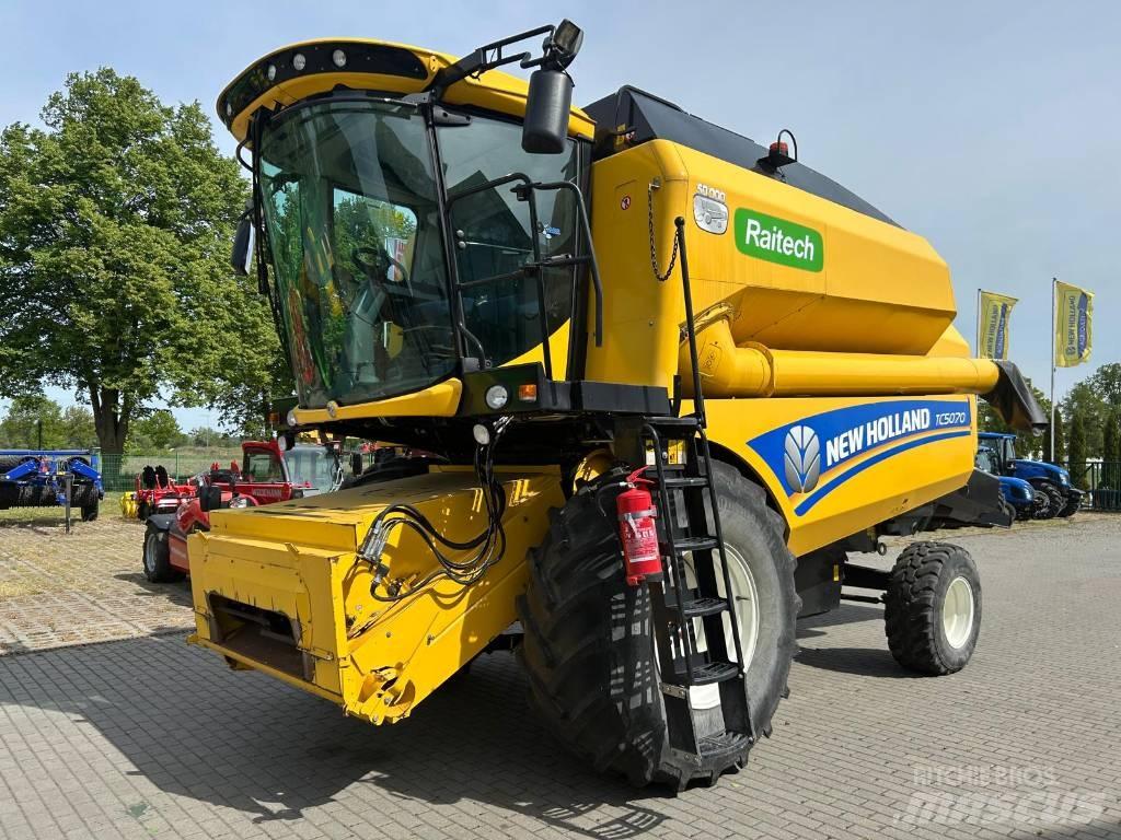 New Holland TC 5070 Kombinované zberacie stroje