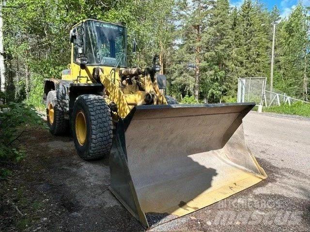 Komatsu WA 180-3 Kolesové nakladače