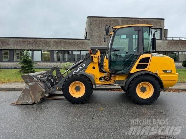 Volvo L 25 F Kolesové nakladače