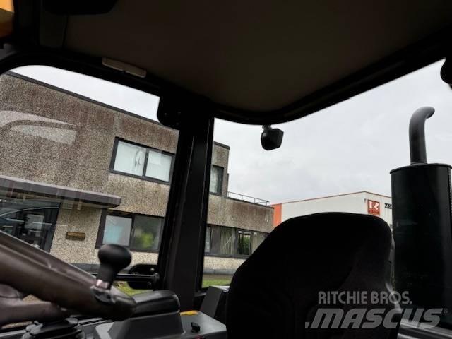 Volvo L 25 F Kolesové nakladače