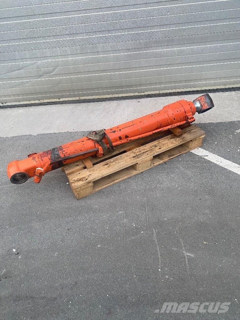 Hitachi ZX 250 LC Pásové rýpadlá