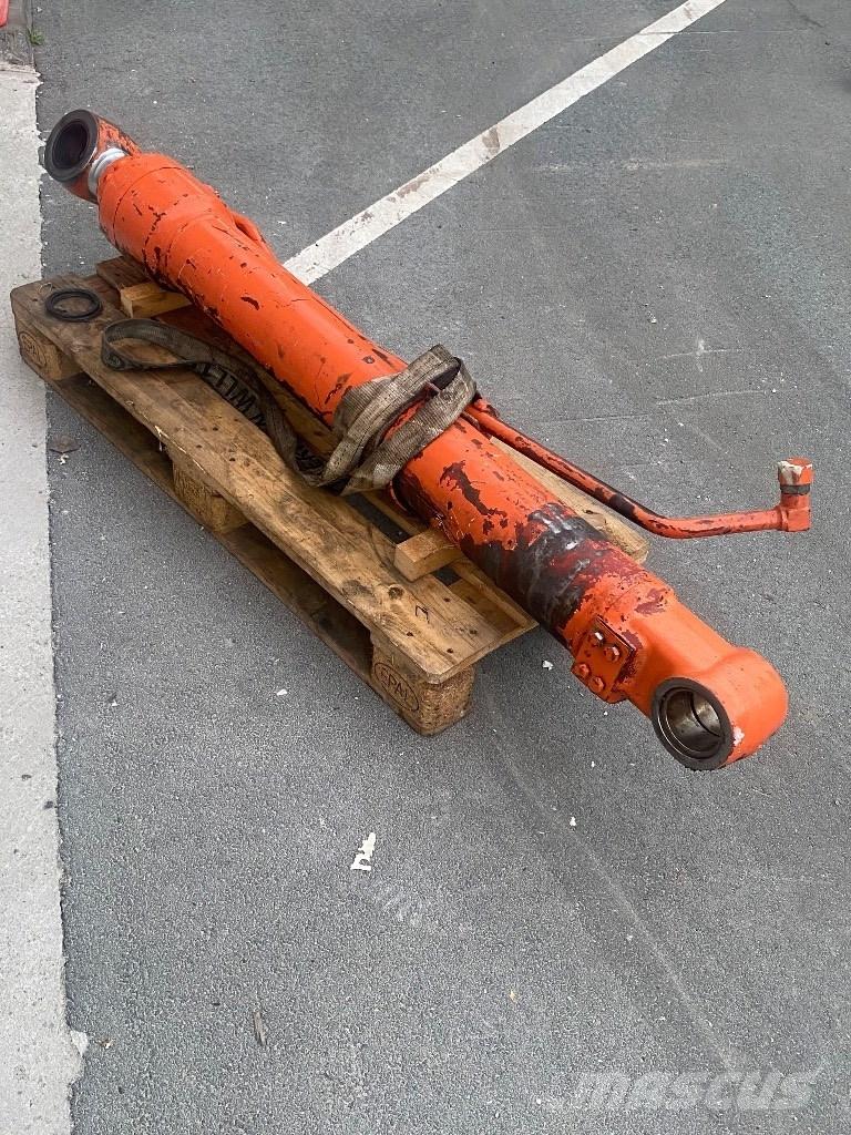 Hitachi ZX 250 LC Pásové rýpadlá