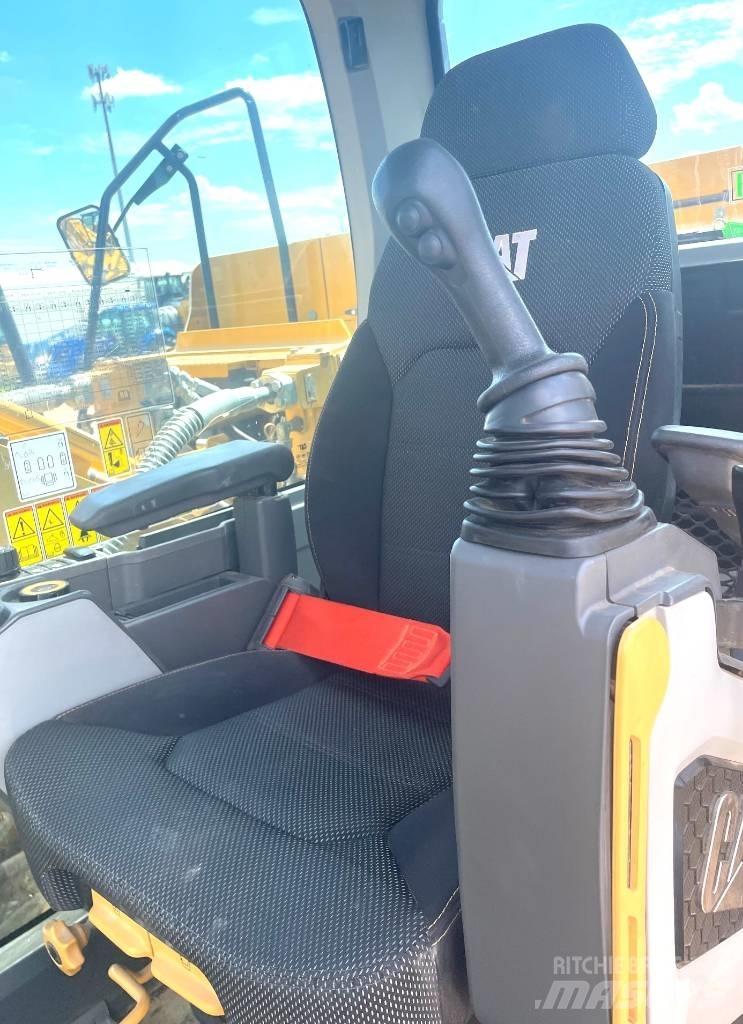 CAT 320 TC Pásové rýpadlá