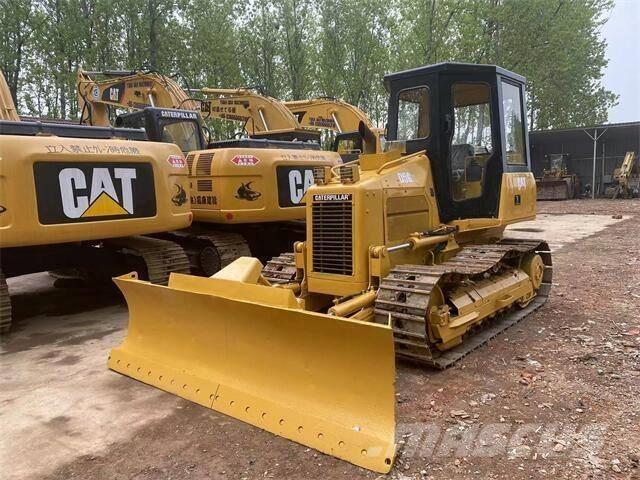 CAT D5G Pásové dozéry
