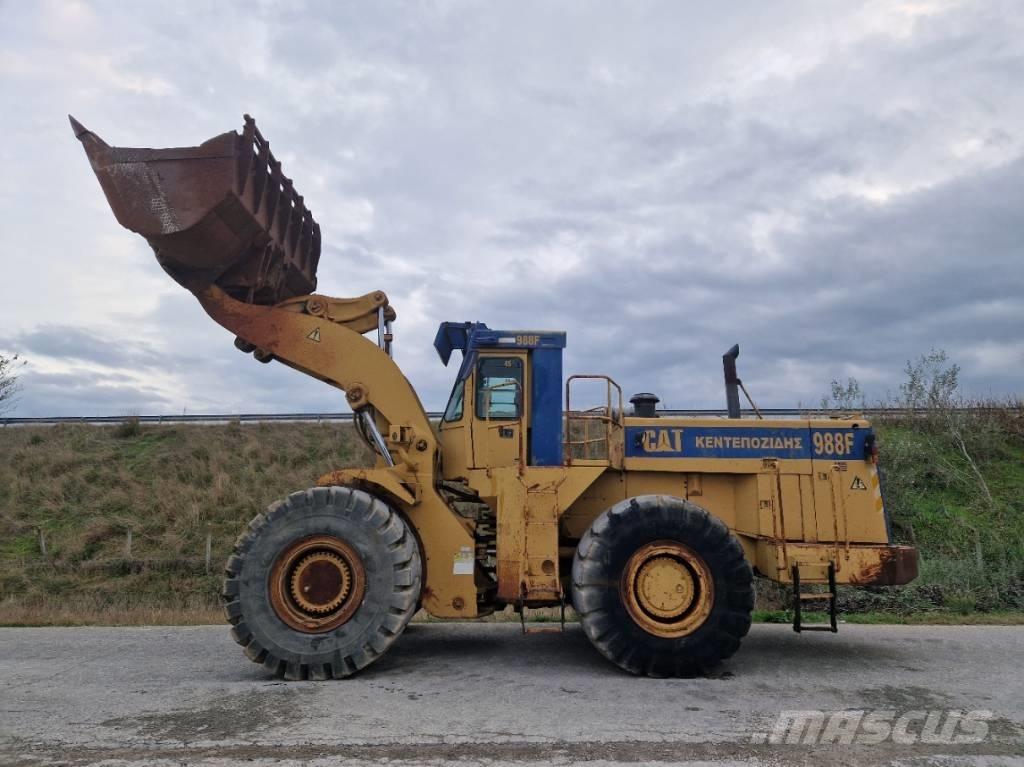 CAT 988 F Kolesové nakladače