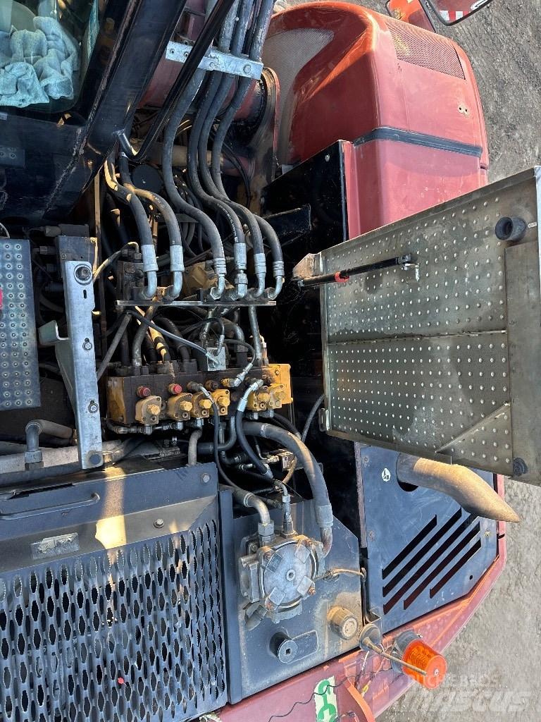 CAT 313 D Kolesové rýpadlá