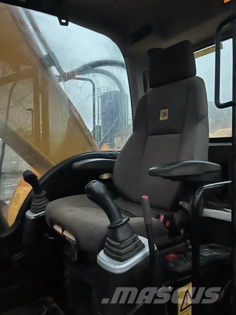 JCB JS 220 LC Pásové rýpadlá