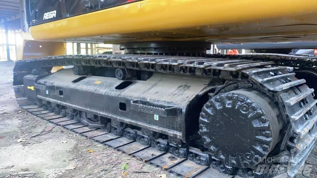 CAT 320D2L Pásové rýpadlá