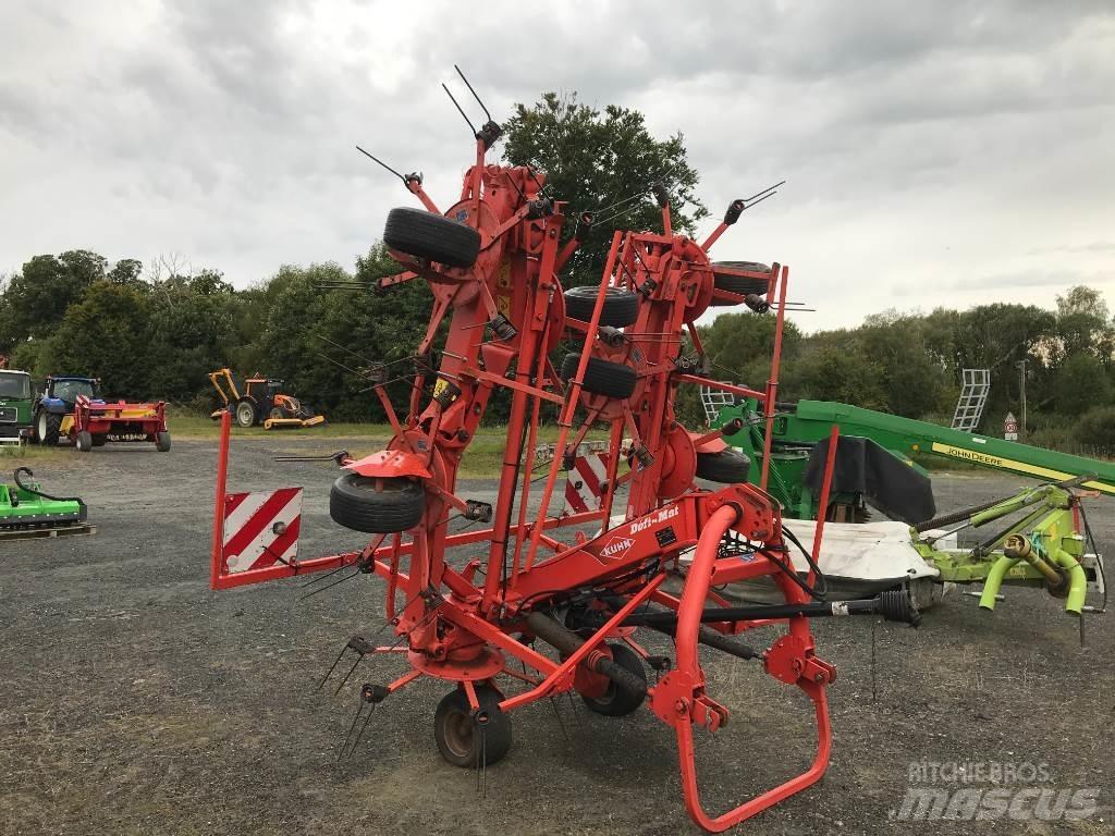 Kuhn GF 8702 Obracače a zhrabovače sena
