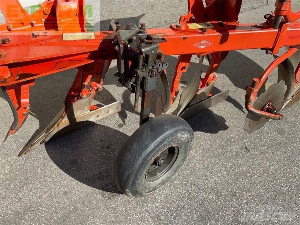 Kuhn MM 110 4T Konvenčné pluhy