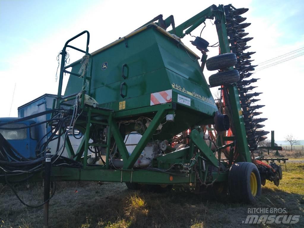 John Deere 740 A 9m Mechanické sejačky