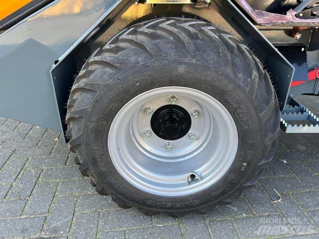 GiANT G2200E X-tra Viacúčelové nakladače