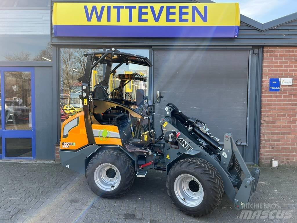 GiANT G2200E X-tra Viacúčelové nakladače