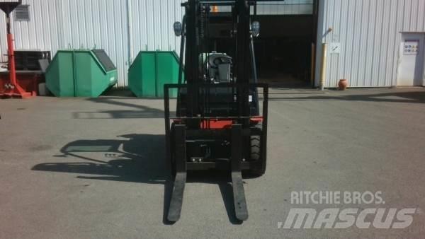 Manitou MI30G ST5 Terénne vysokozdvižné vozíky