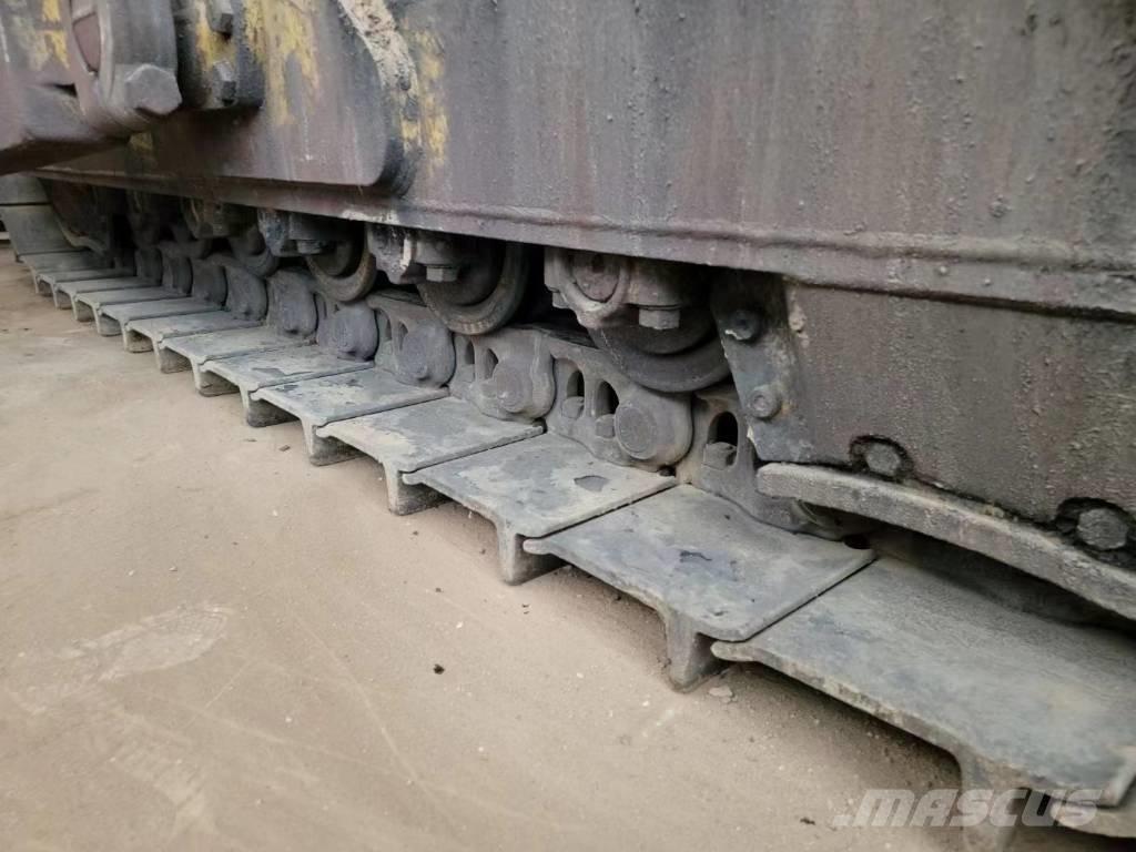 CAT D7G2 Pásové dozéry