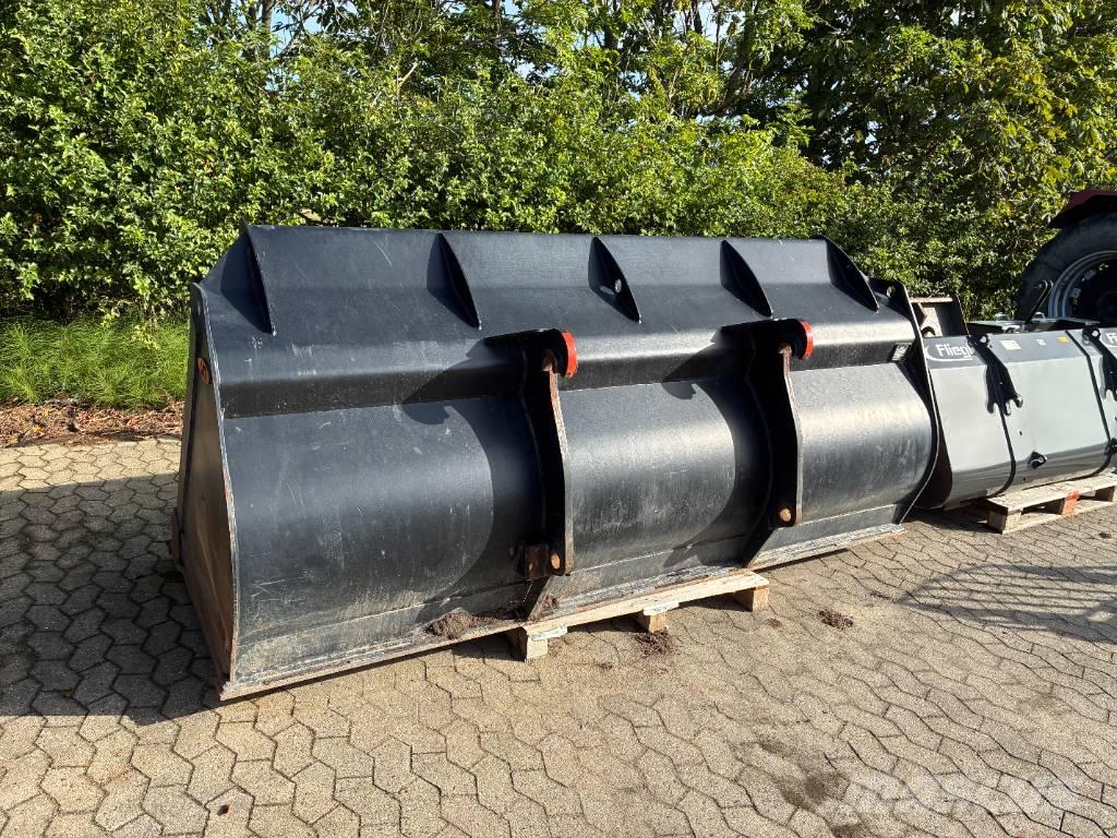 JST Skovl 3m3 Lopaty